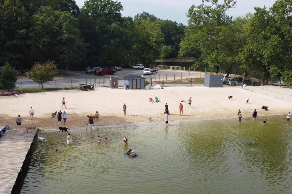 Mountain Lake Retreat - Hot Tub, Lake, Fire Pit, Wineries, Restaurant ฮาร์เปอร์ส เฟอร์รี ภายนอก รูปภาพ