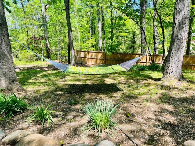 Mountain Lake Retreat - Hot Tub, Lake, Fire Pit, Wineries, Restaurant ฮาร์เปอร์ส เฟอร์รี ภายนอก รูปภาพ